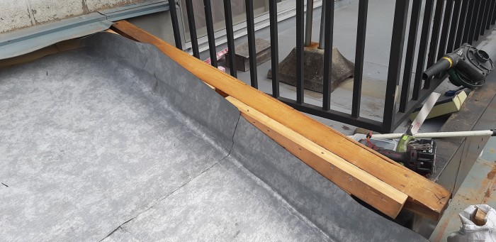 ８シート張り終了